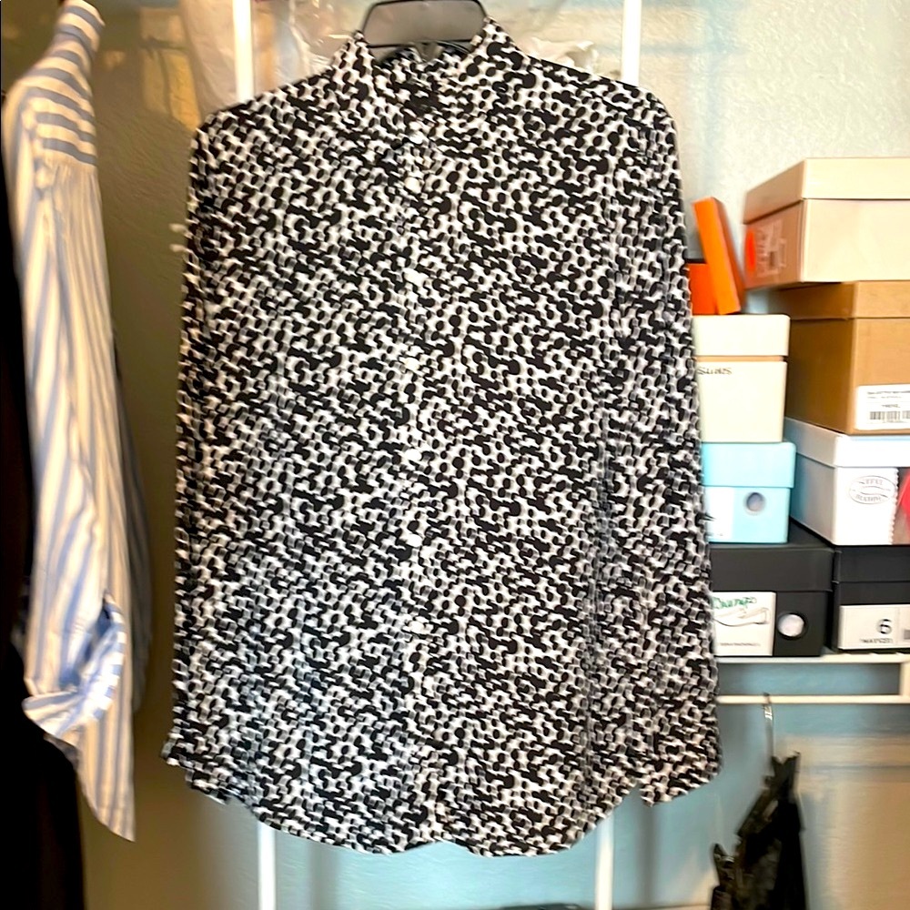 Banana Republic Stylish Black and White Dress Shirt